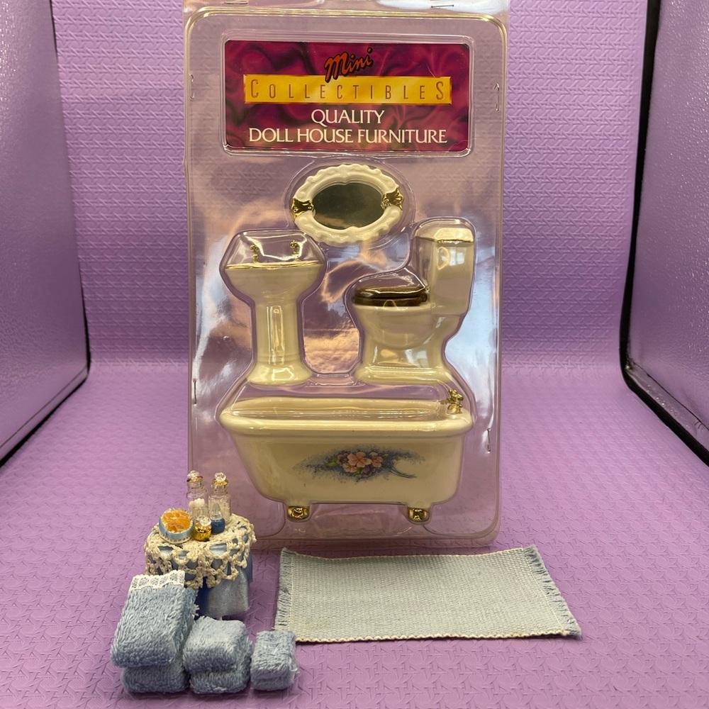1990s vintage miniature ceramic bathroom set/ lot